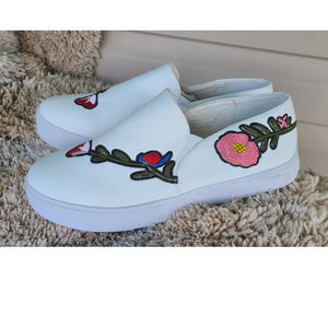 NEW Glister White Platform Floral Embroidered Fashion‎ Slip-On Size 10